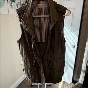 Women’s Olive Utility Vest